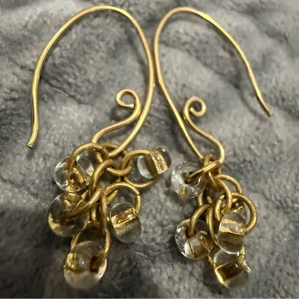 DESIGNER-STYLE GOLD DROP EARRINGS WITH CLEAR BEADS